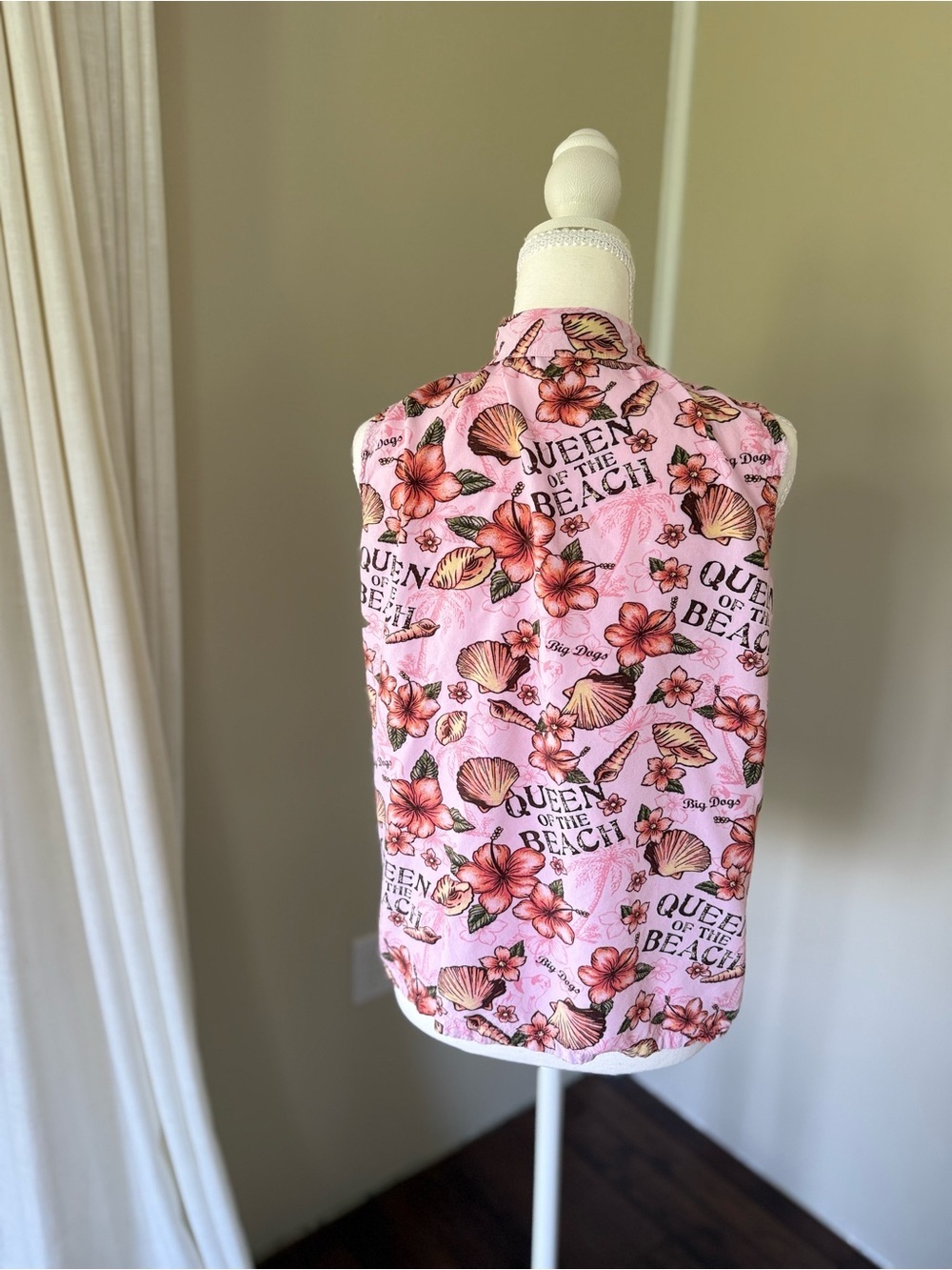 Vintage Big Dogs Pink Floral Button-Up Beachy Shirt Queen of the Beach Shells - Picture 6 of 8
